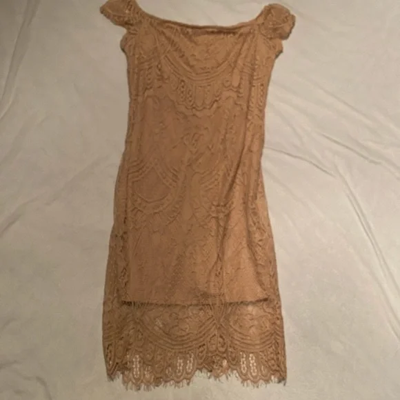 Love, Fire off the shoulder blush dress - Picture 2 of 8